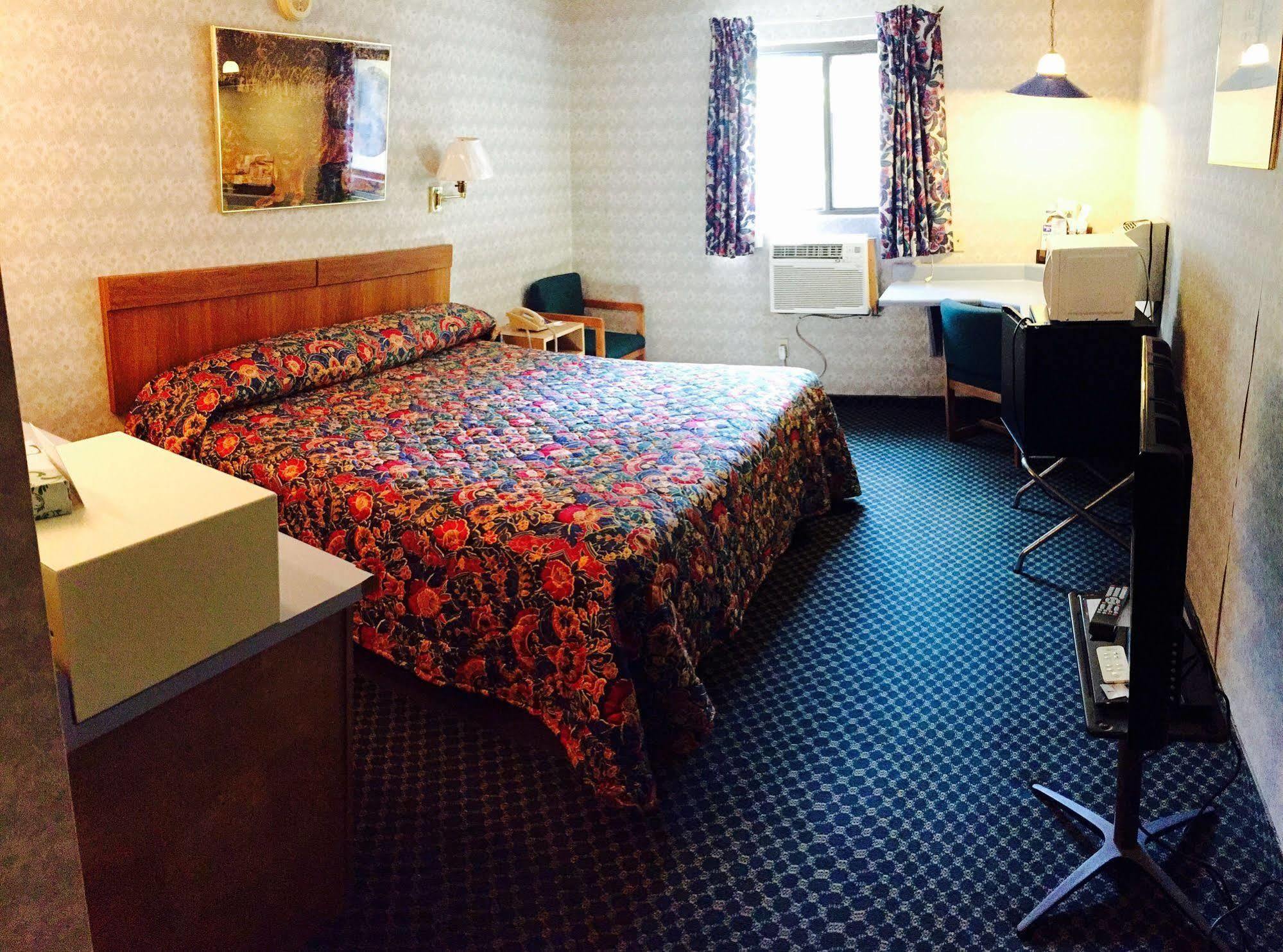 Oyo Hotel Chapmanville Inn, Wv - Hwy 119 Экстерьер фото