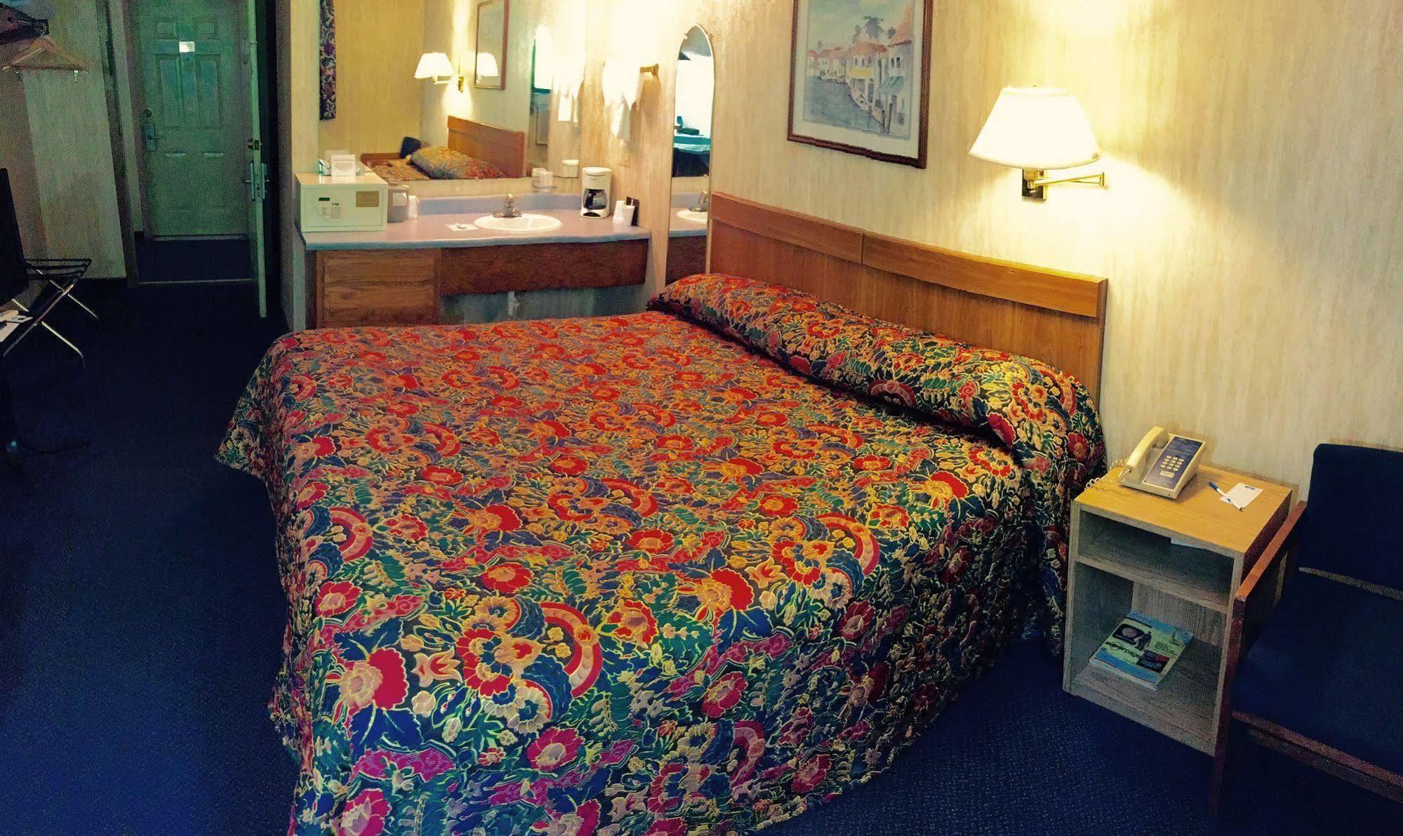 Oyo Hotel Chapmanville Inn, Wv - Hwy 119 Экстерьер фото